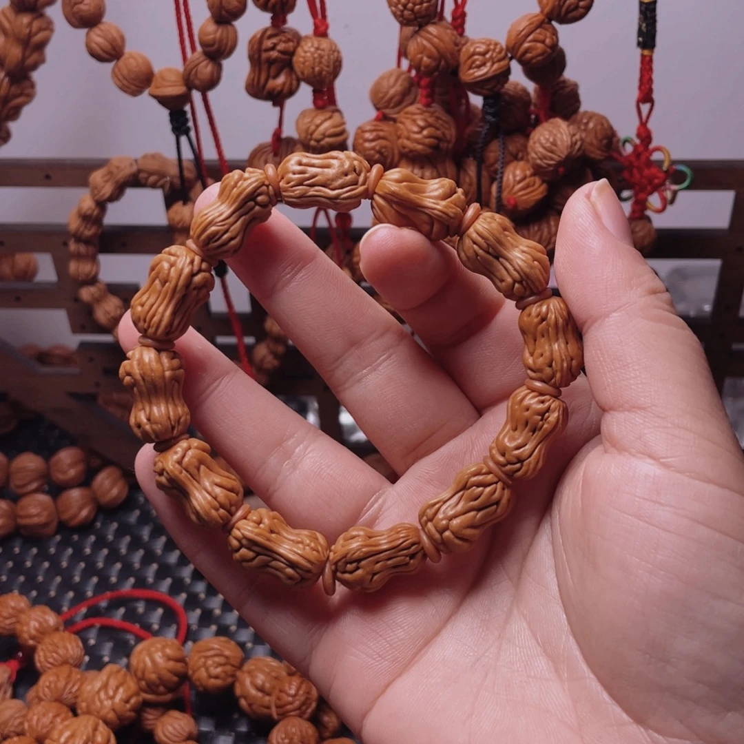 木质类龙纹桃枭手串