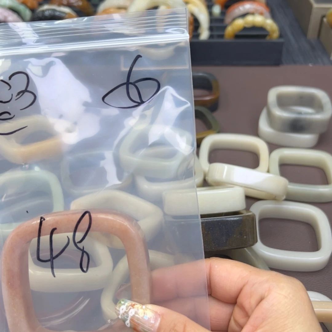 石英质玉手镯未镶嵌姚*