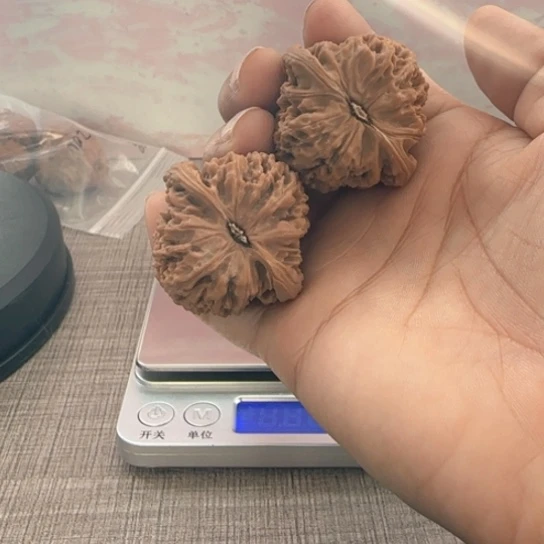 桃核吊坠尚**玩核桃核桃