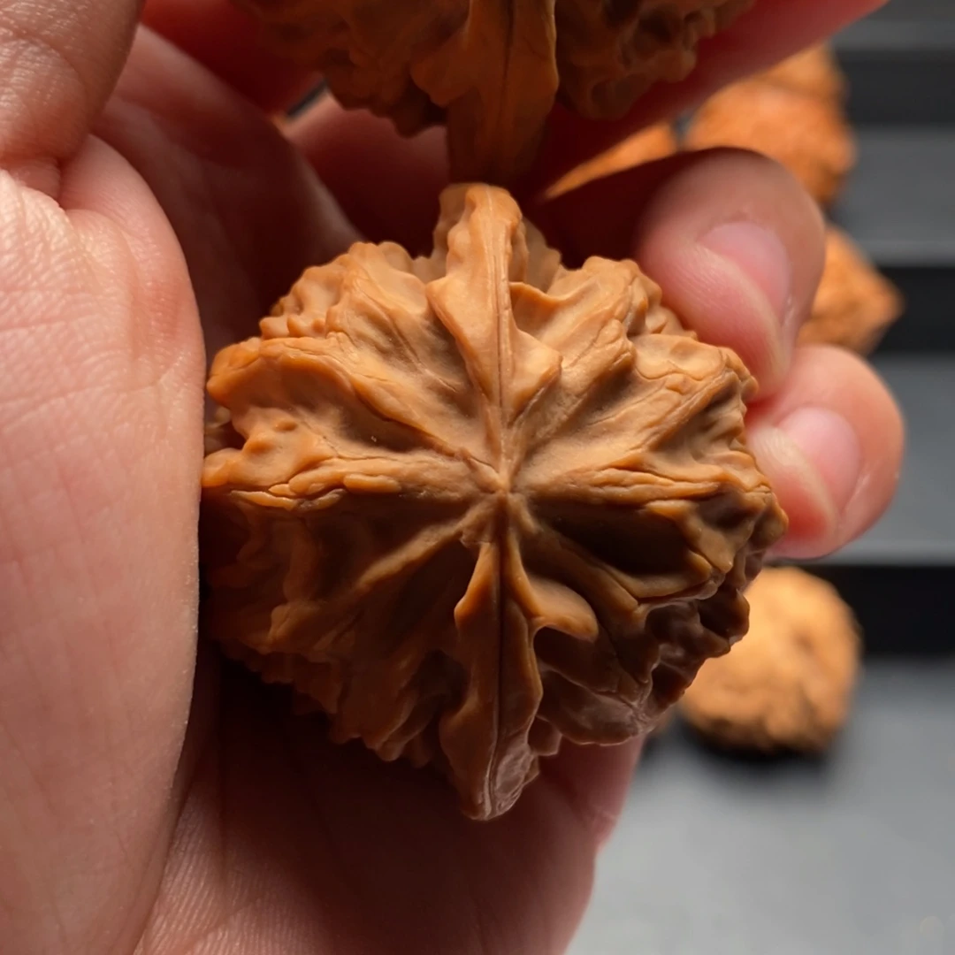 不***字吊坠文玩核桃核为贵