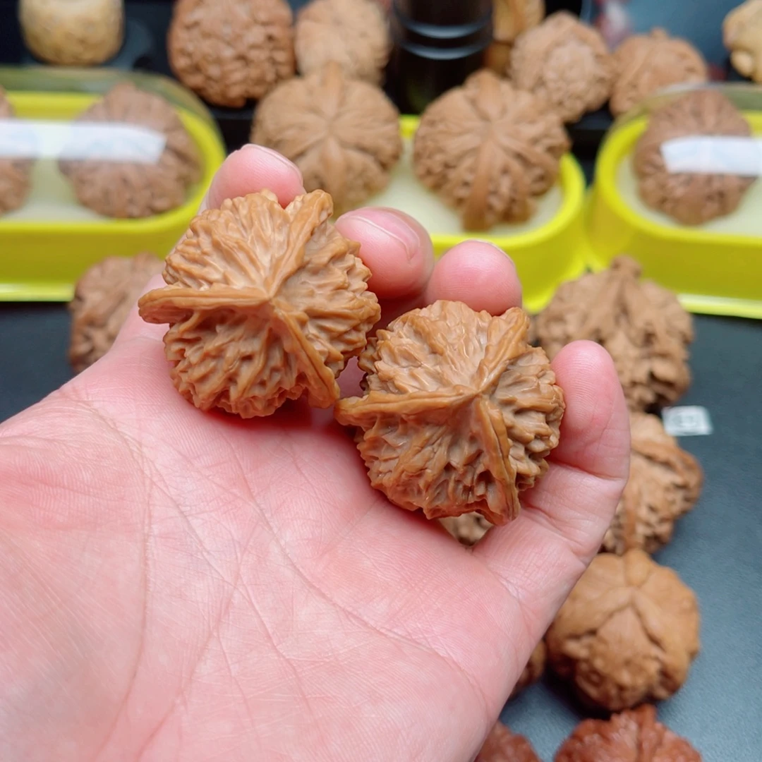 文玩核桃吊坠秦公子三棱37×37×36