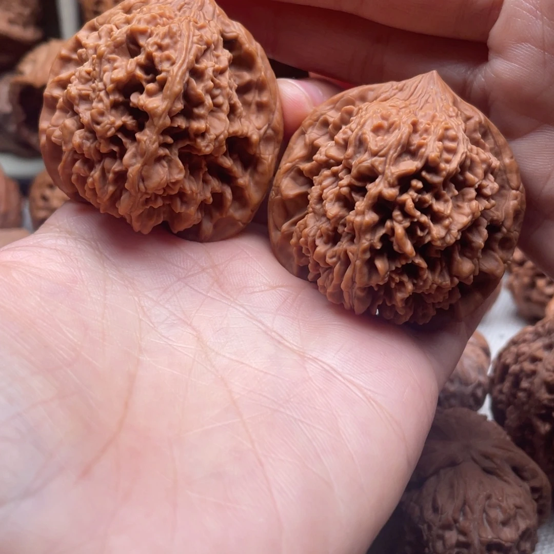 晓***伟吊坠文玩核桃45满天星