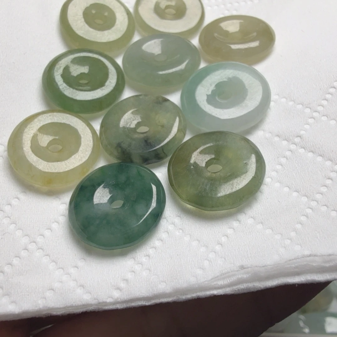 翡翠未镶嵌颈饰51