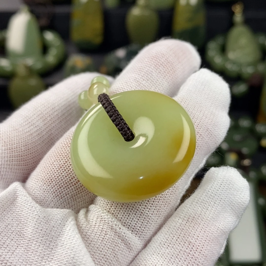 岫岩老玉（透闪石质玉）未镶嵌颈饰