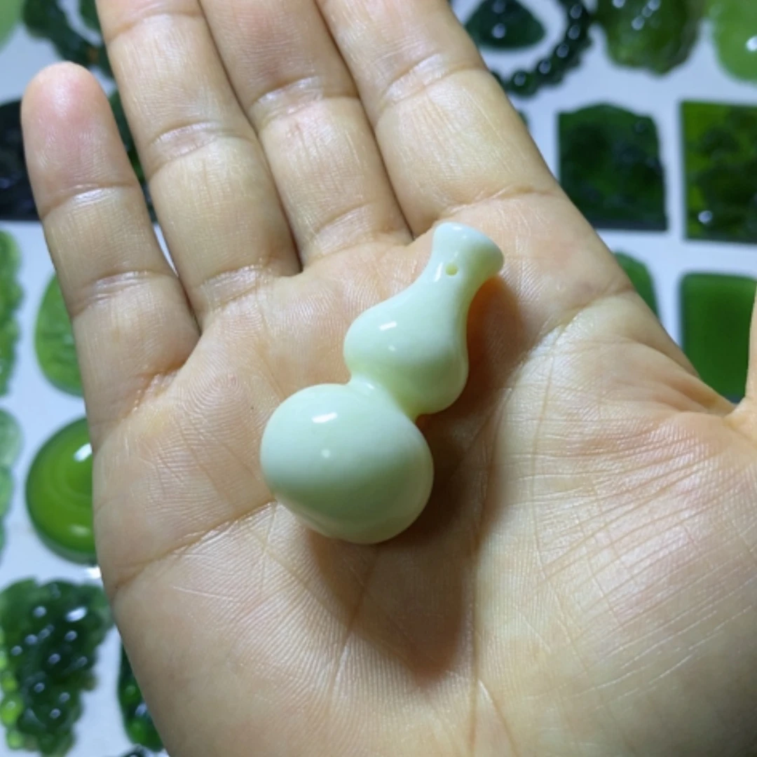 【闪购商品】未镶嵌蛇纹石玉颈饰