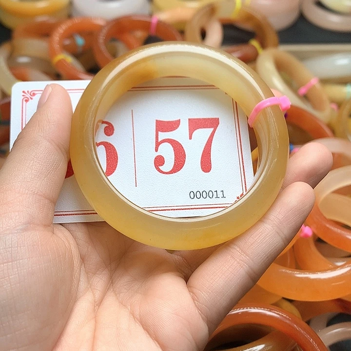 未镶嵌石英质玉（黄龙玉）手镯嗳***！