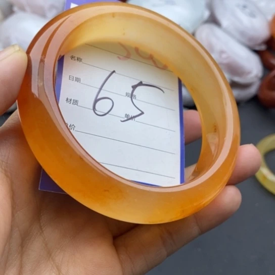 石英质玉未镶嵌手镯