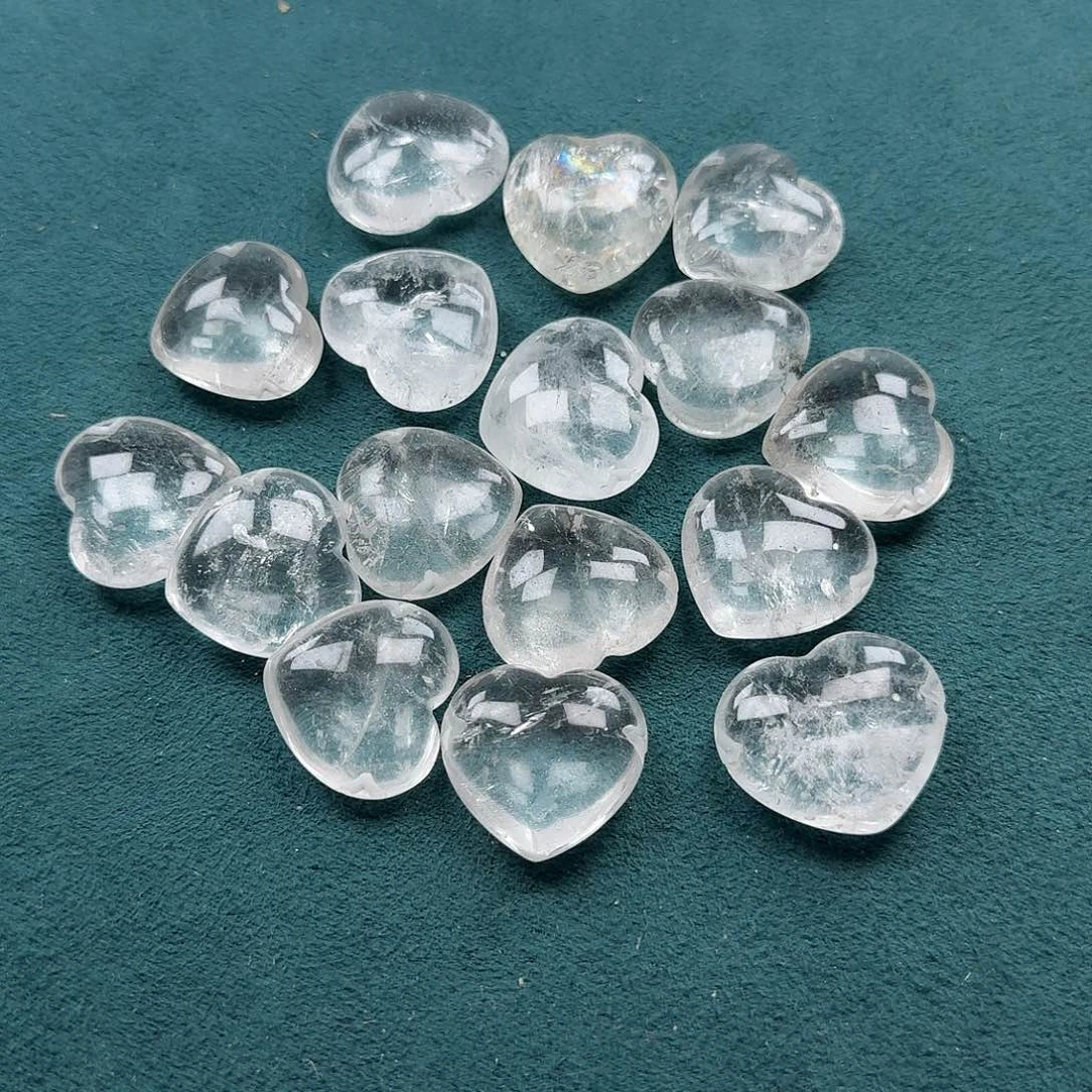 水晶珠宝半成品未镶嵌白水晶心形牛鼻孔一个