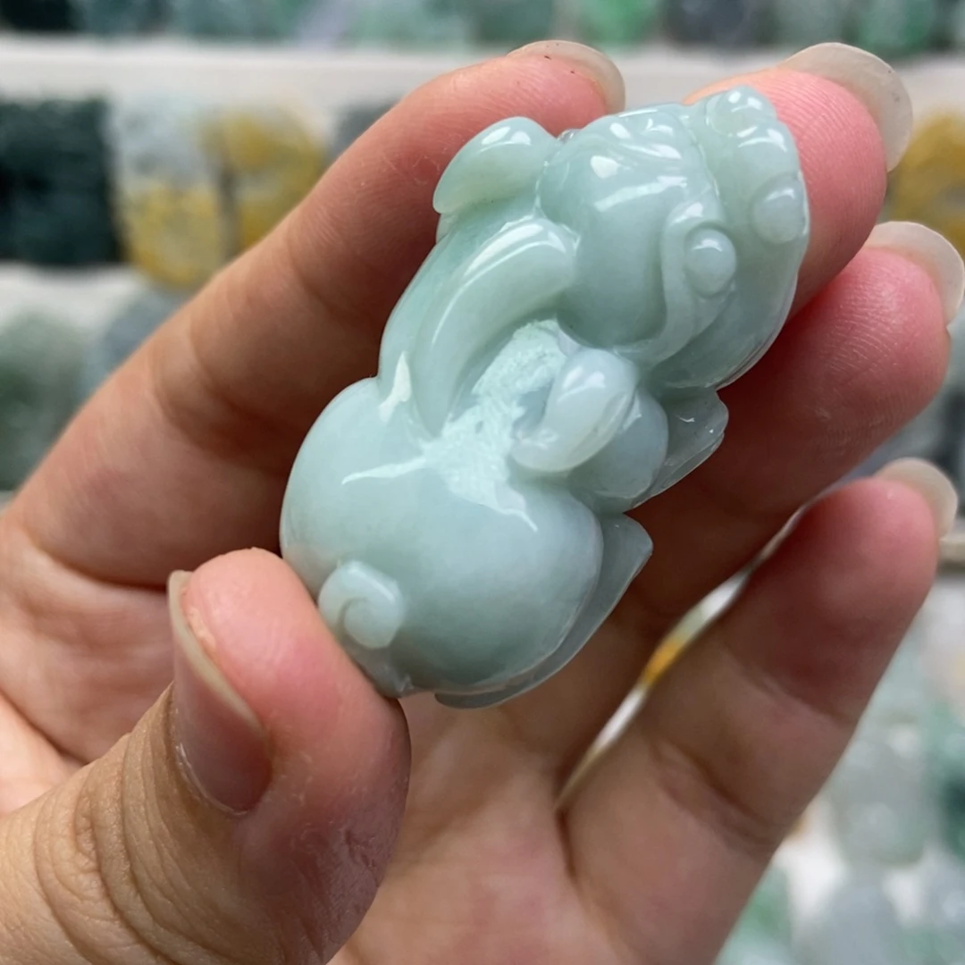 翡翠未镶嵌吊坠(赠链)