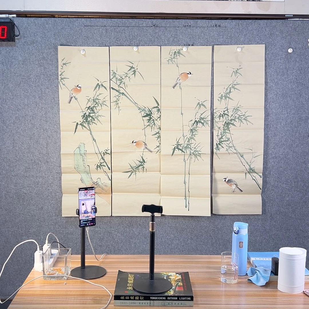 国画460 花鸟在树丛的顶端发出巨大声音
