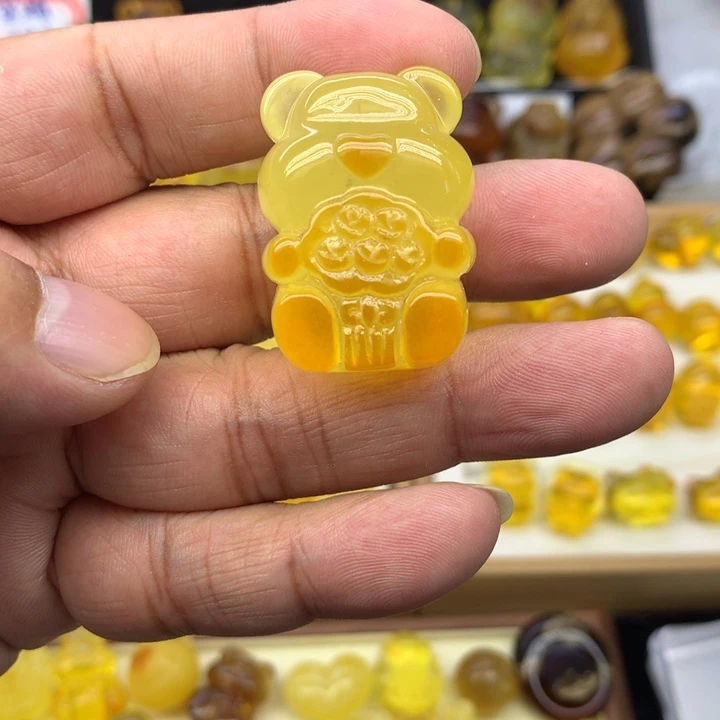 蜜蜡颈饰未镶嵌捧花小熊