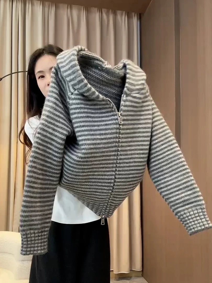 今年流行秋季软糯宽松慵懒风奶fufu针织衫格雷系灰色条纹连帽毛衣