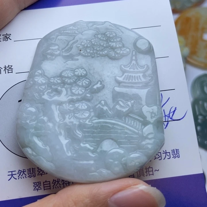 翡翠颈饰未镶嵌翡翠