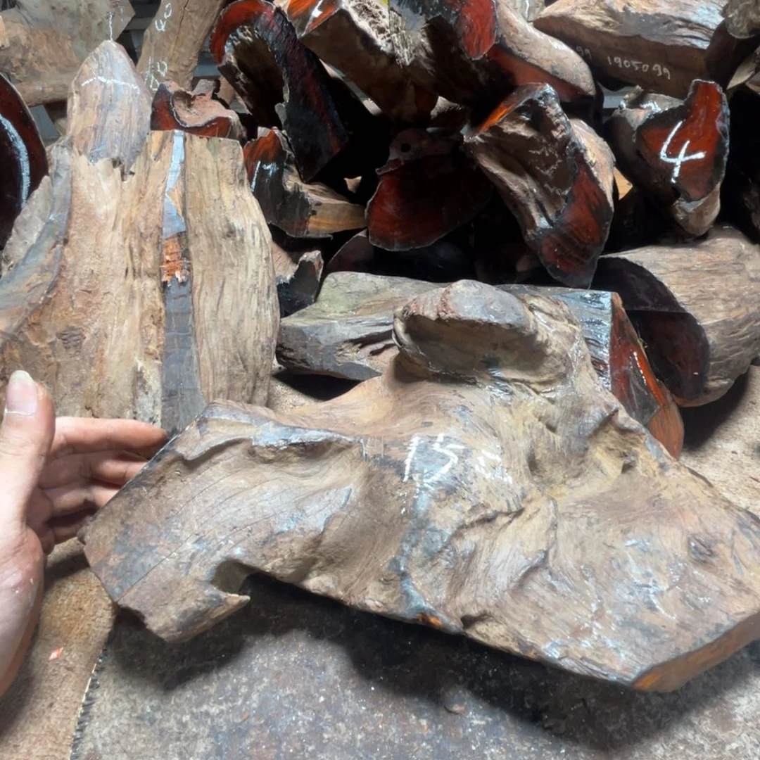 【闪购商品】交趾黄檀（大红酸枝）人****方