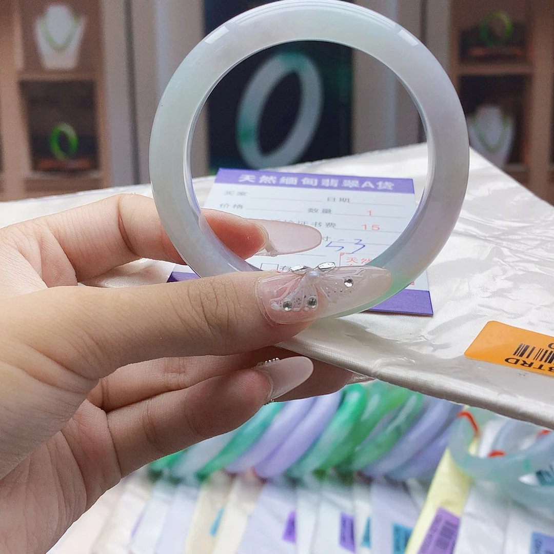 翡翠手镯未镶嵌5678999900999