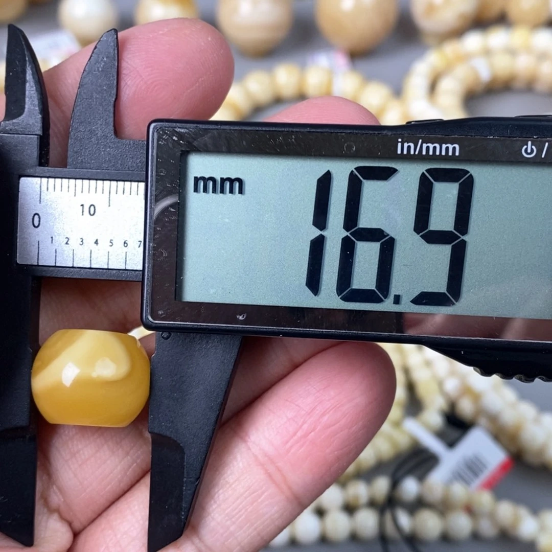 蜜蜡珠宝奇石未镶嵌