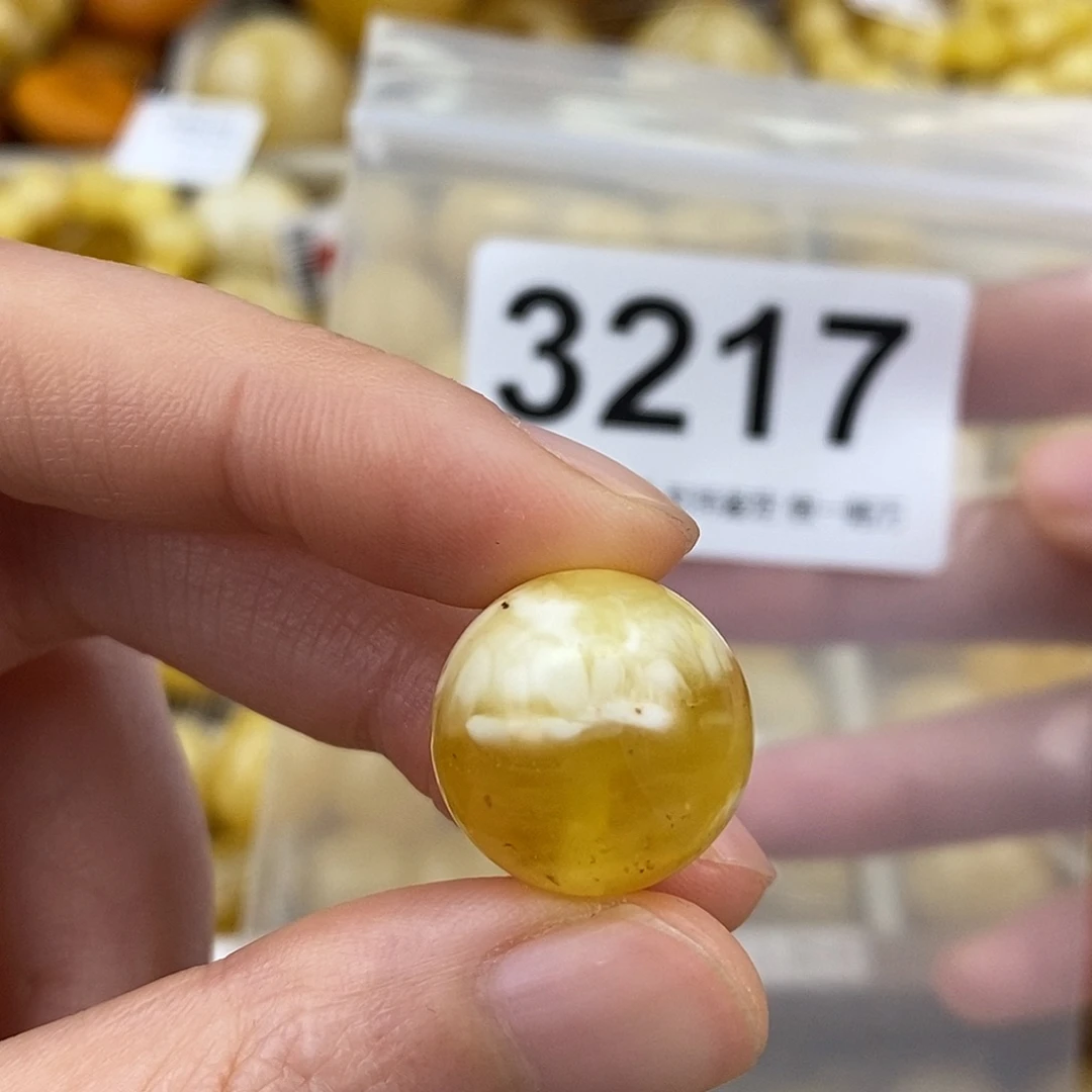 蜜蜡未镶嵌珠宝奇石17