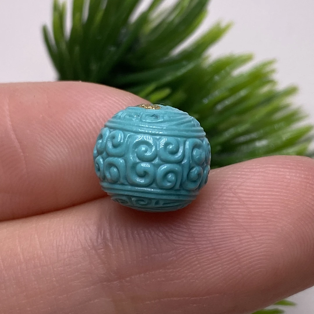 绿松石高瓷绿精工回纹圆珠雕刻配珠玉化料尺寸10.6mm重1.65克