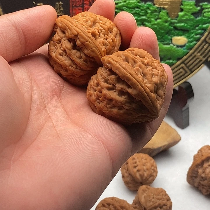 伽***敖把件文玩核桃虎头王
