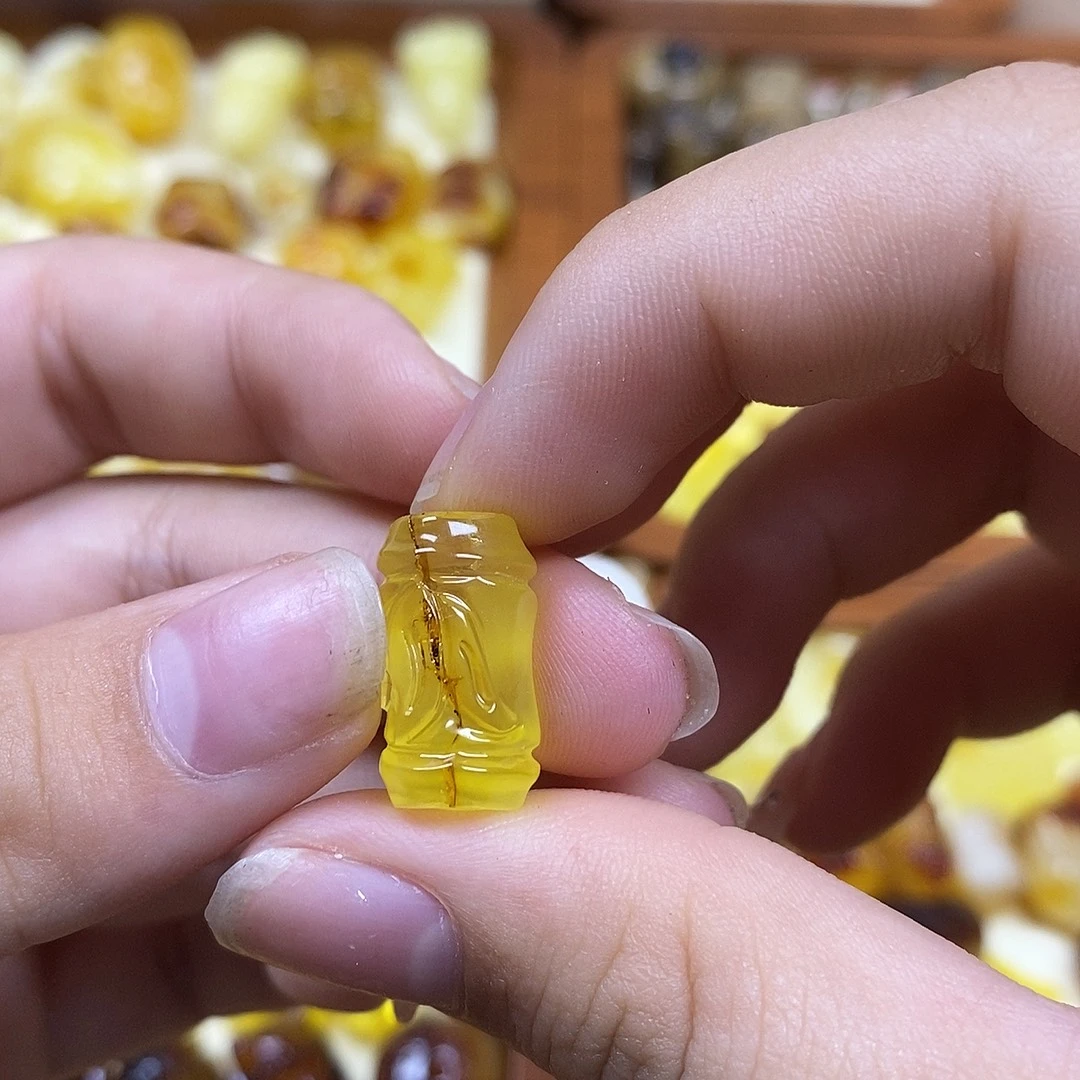 琥珀未镶嵌珠宝奇石