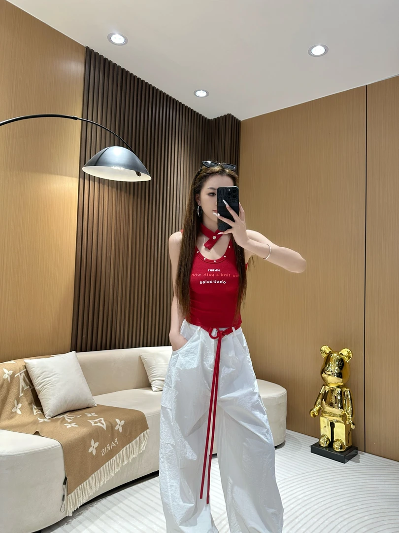 DA6082小众设计款纯欲辣妹独立不规则围脖圆领印花字母修身背心女