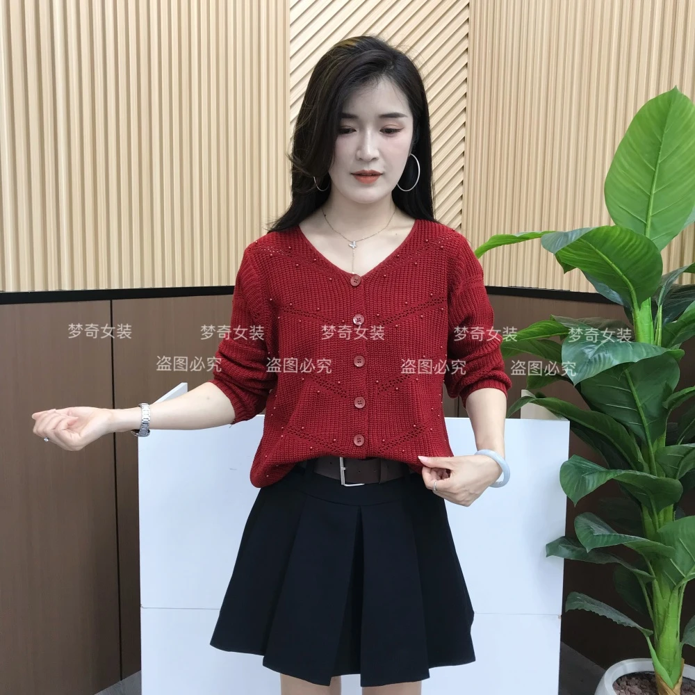 2025秋季新款亮丝钉珠镂空针织衫女V领洋气开衫外搭上衣