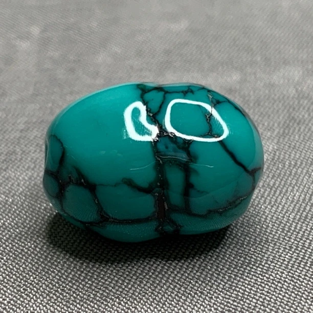 原矿松石随行，无水无油，尺寸13.6x17.1x11.5mm重4.2克