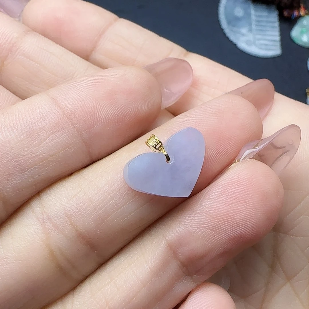 翡翠18K金镶嵌颈饰吊坠