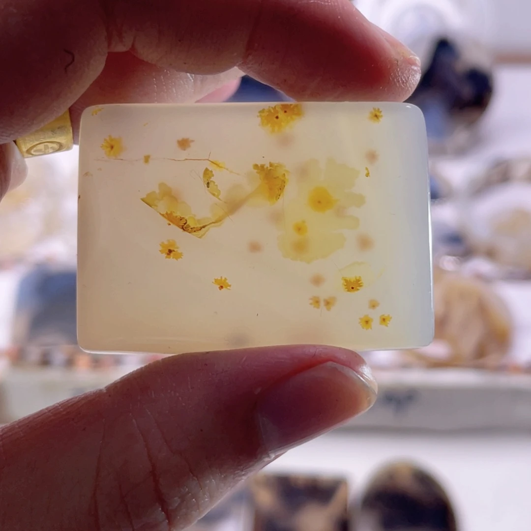 玛瑙/玉髓未镶嵌珠宝奇石