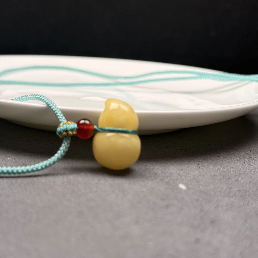 Y5555天然原矿蜜蜡 葫芦13.6*22mm 支持鉴定 假一罚十