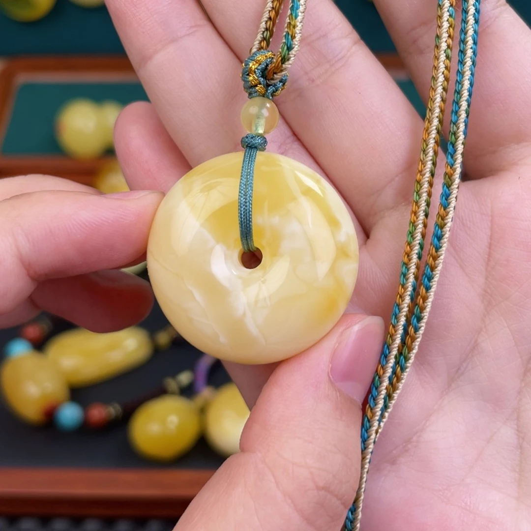 未镶嵌吊坠(赠链)蜜蜡