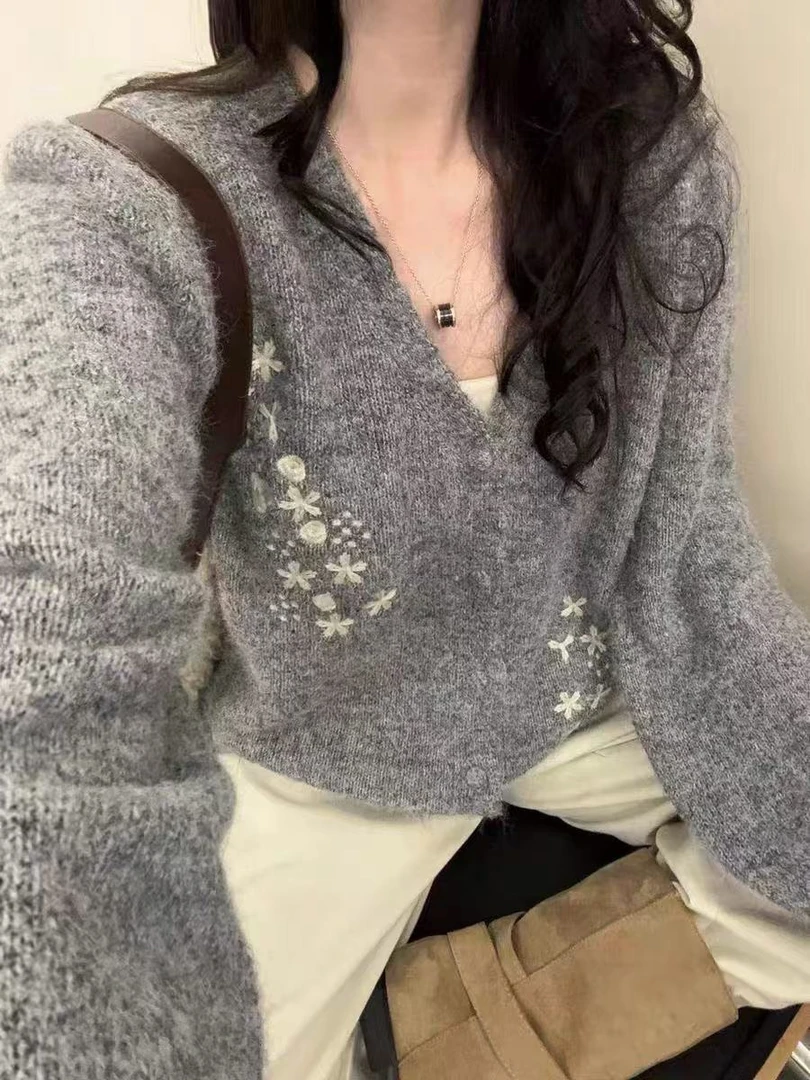 极简厚实羊毛保暖开衫外套刺绣休闲毛衣A023