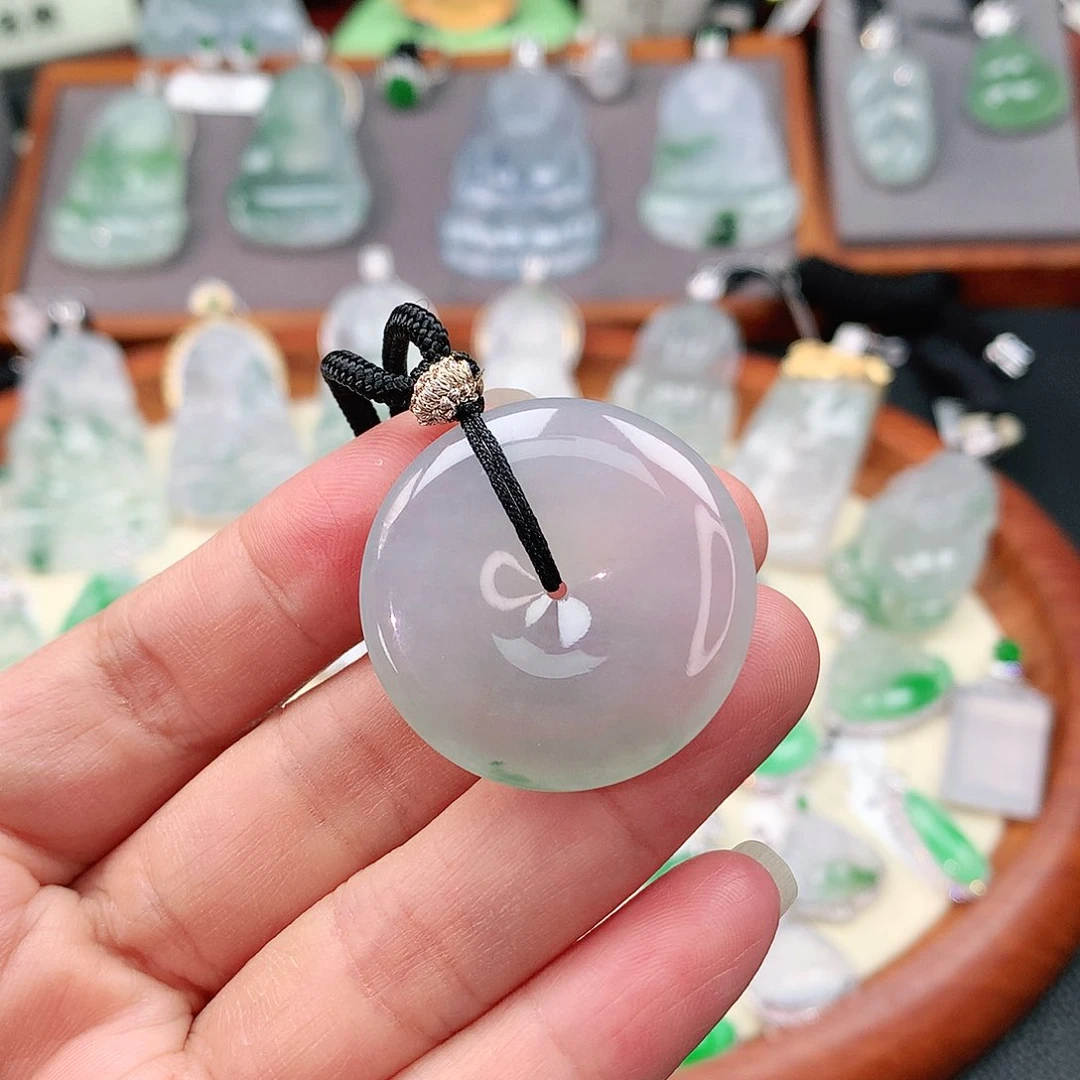 颈饰未镶嵌翡翠平安扣