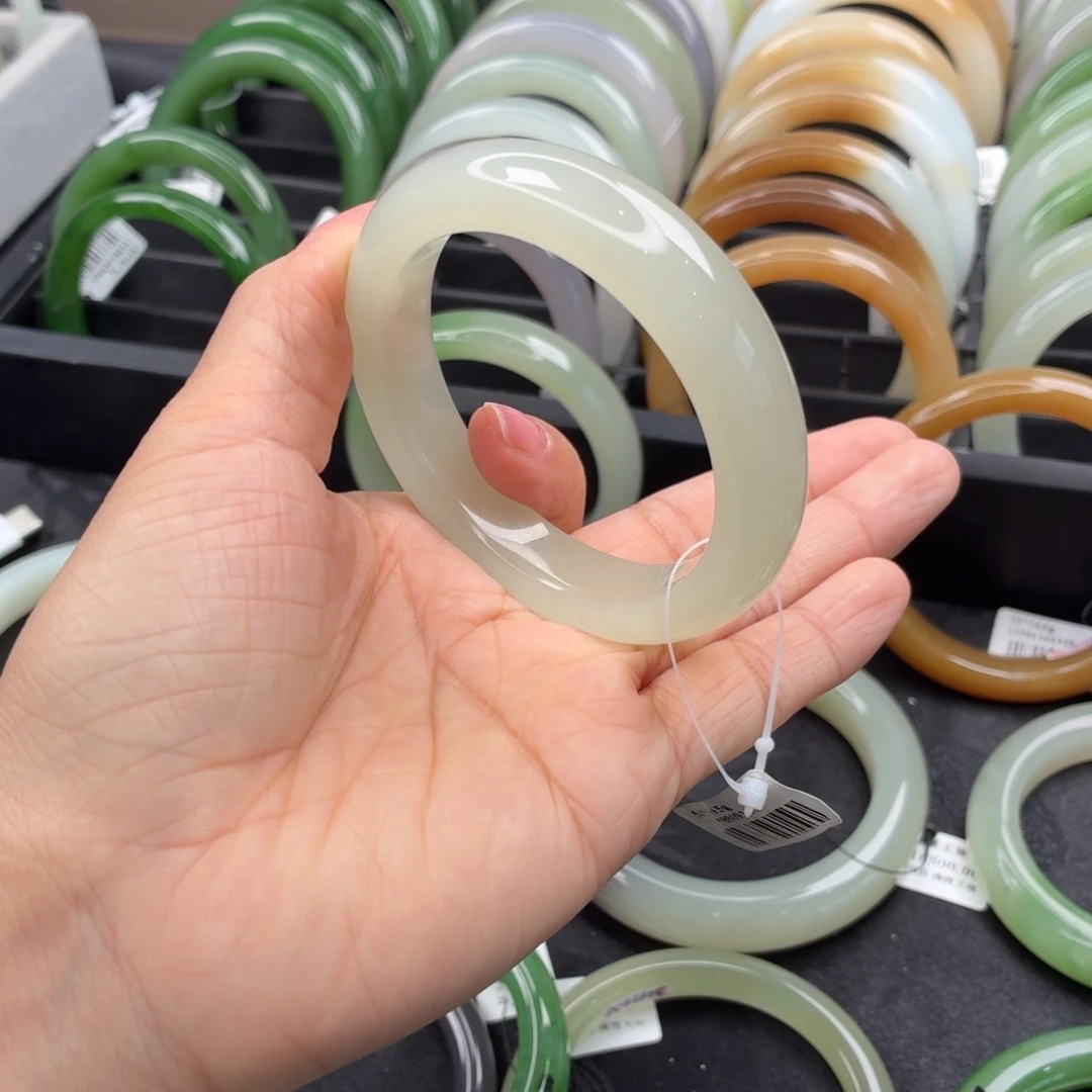 和田玉未镶嵌手镯浅晴推荐9