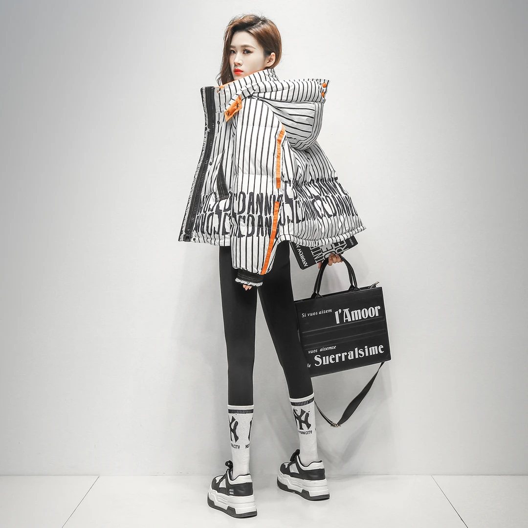 高端潮牌短款羽绒服连帽女2025冬季新款洋气百搭高级感鸭绒外套潮
