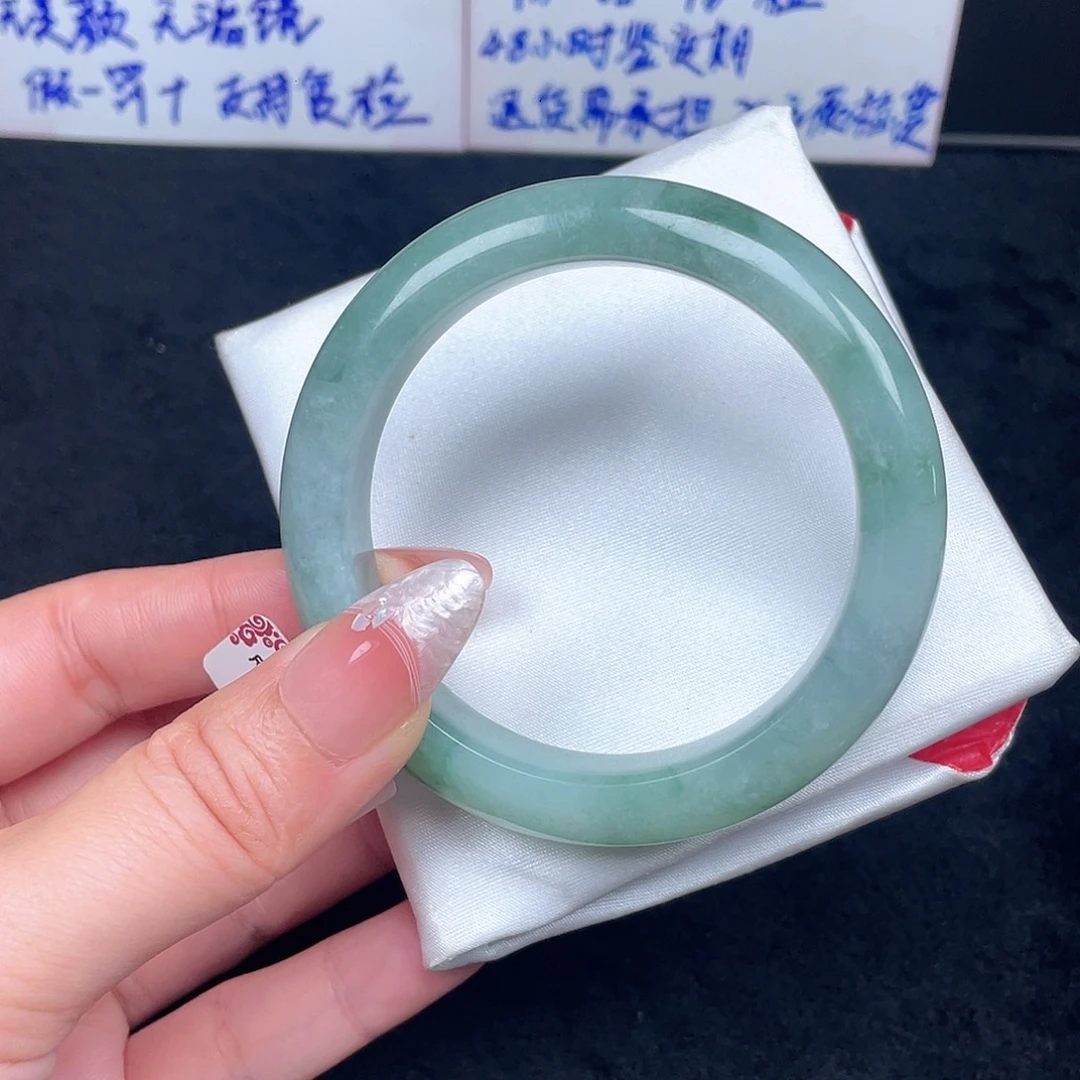 翡翠未镶嵌手镯023