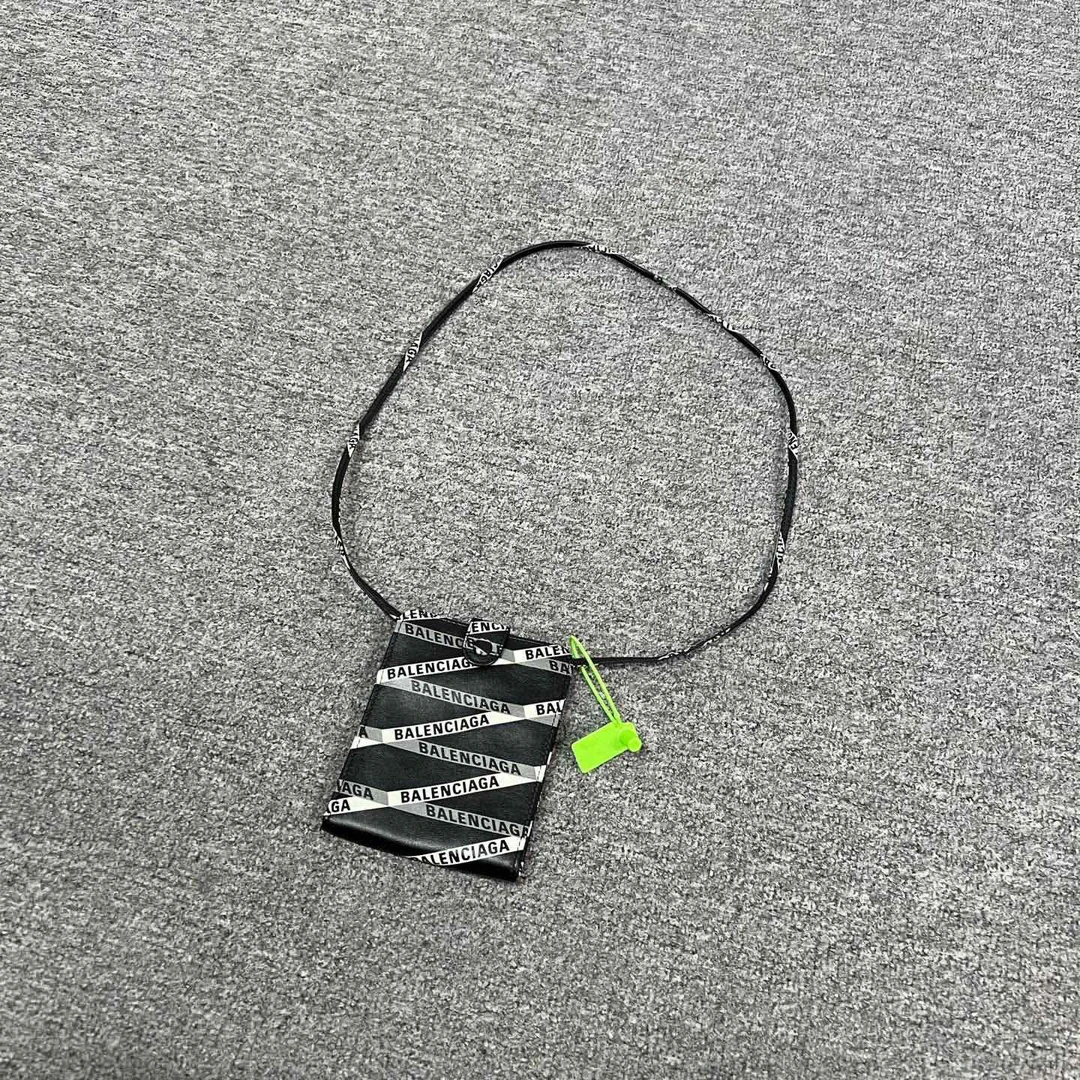 99新 Balenciaga/巴黎世家 巴黎世家 胸包 卡包 斜挎包
