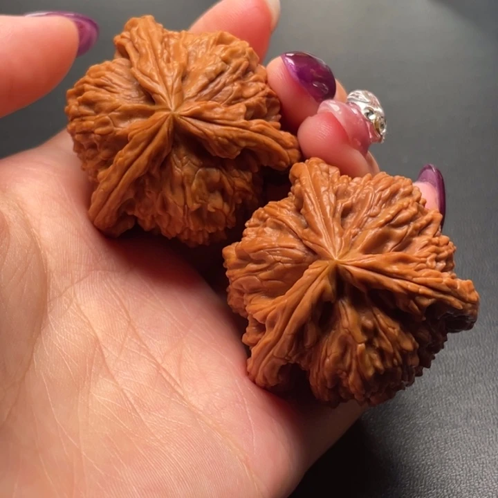博***朗吊坠文玩核桃白狮子