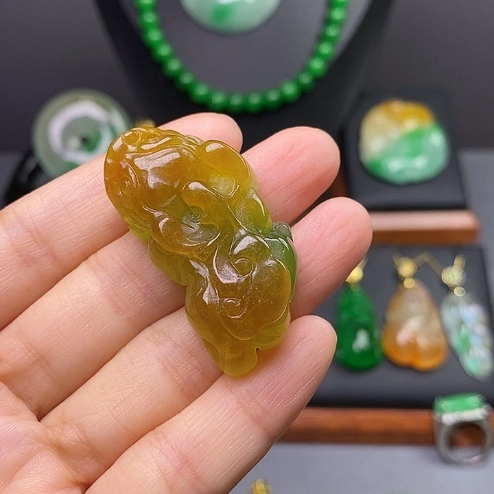 吊坠(赠链)未镶嵌翡翠