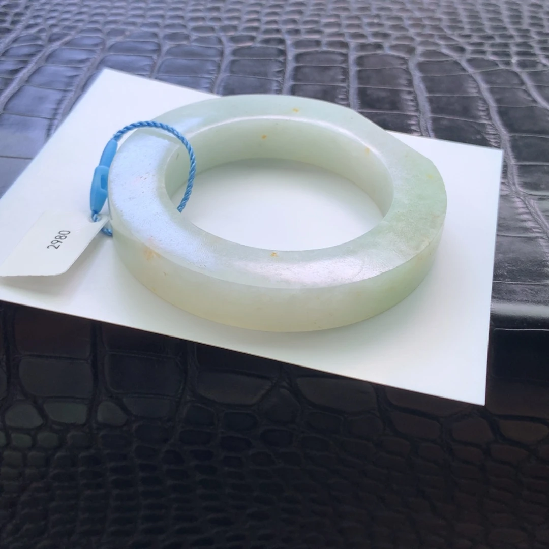 定制翡翠未镶嵌手镯