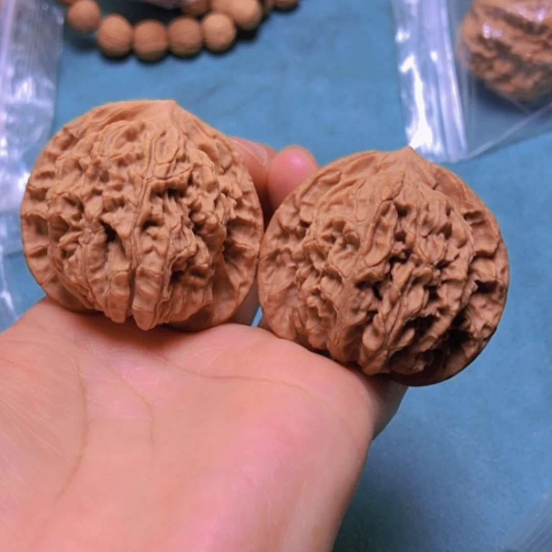 【闪购商品】核桃摆件45蟠龙纹修尖