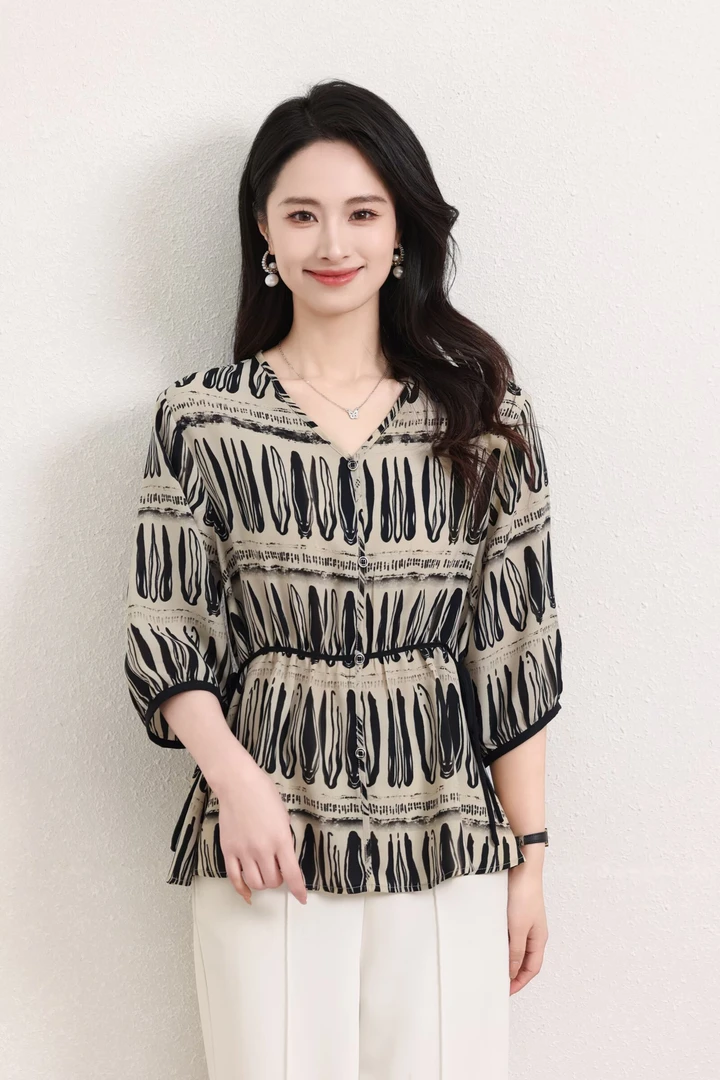 洋气高级印花夏季女V领七分袖收腰时尚气质上衣休闲女款中袖小衫