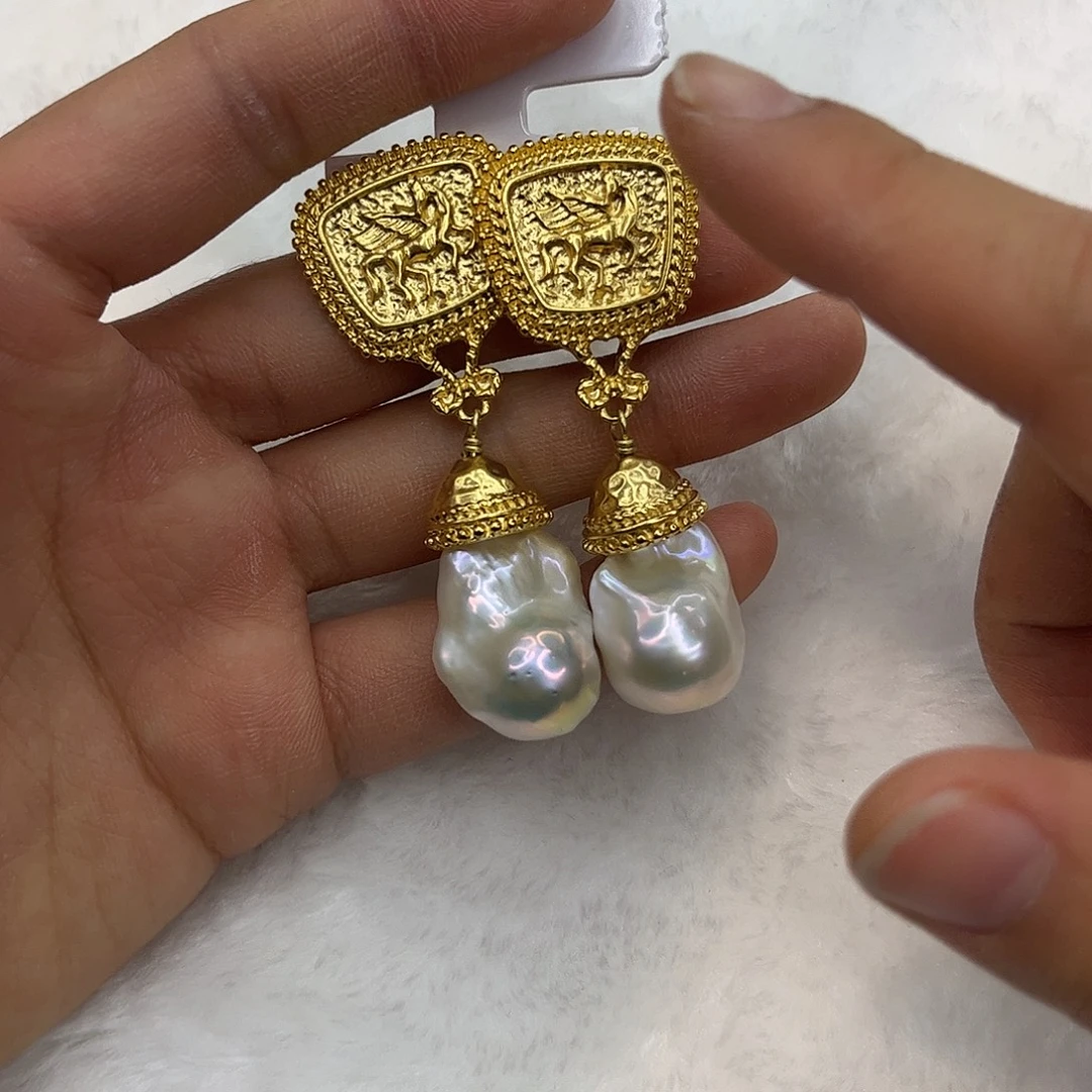 淡水珍珠合金耳饰