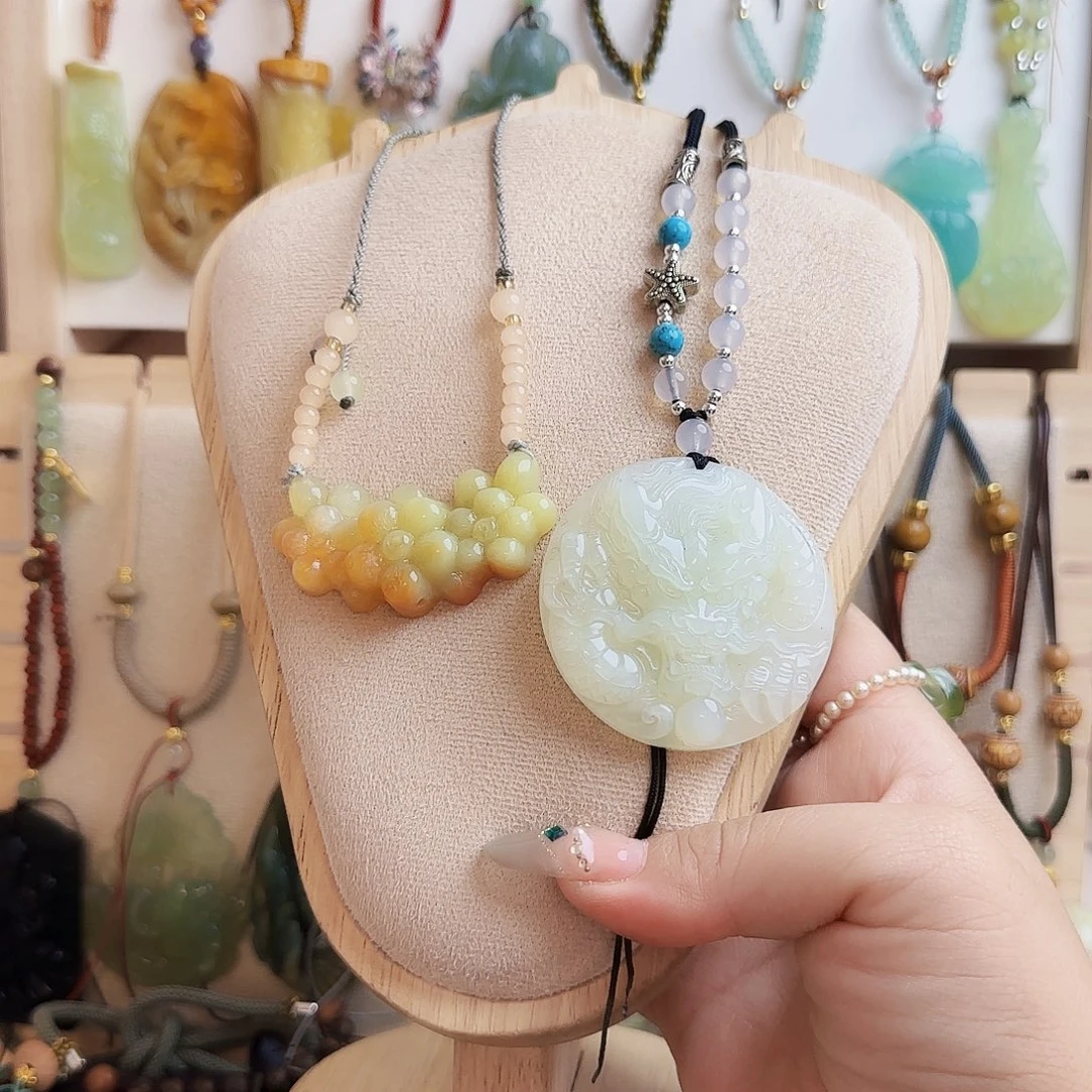 蛇纹石玉合金颈饰