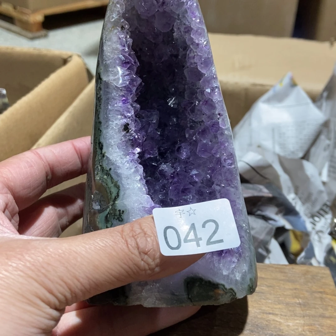 紫晶天然水晶摆件未镶嵌