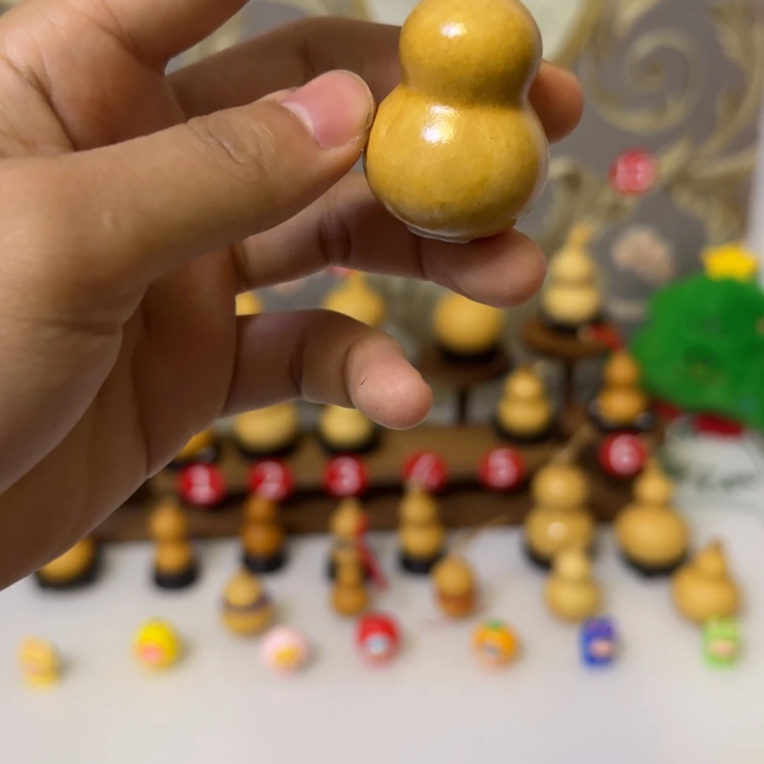 葫芦头和鸡柳一起炒匀后倒上油炸