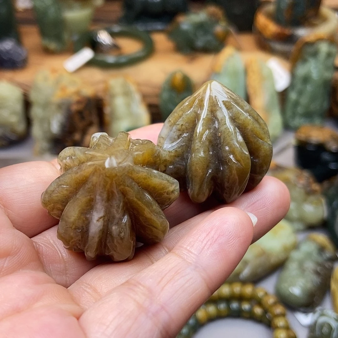 岫岩老玉（透闪石质玉）未镶嵌珠宝奇石