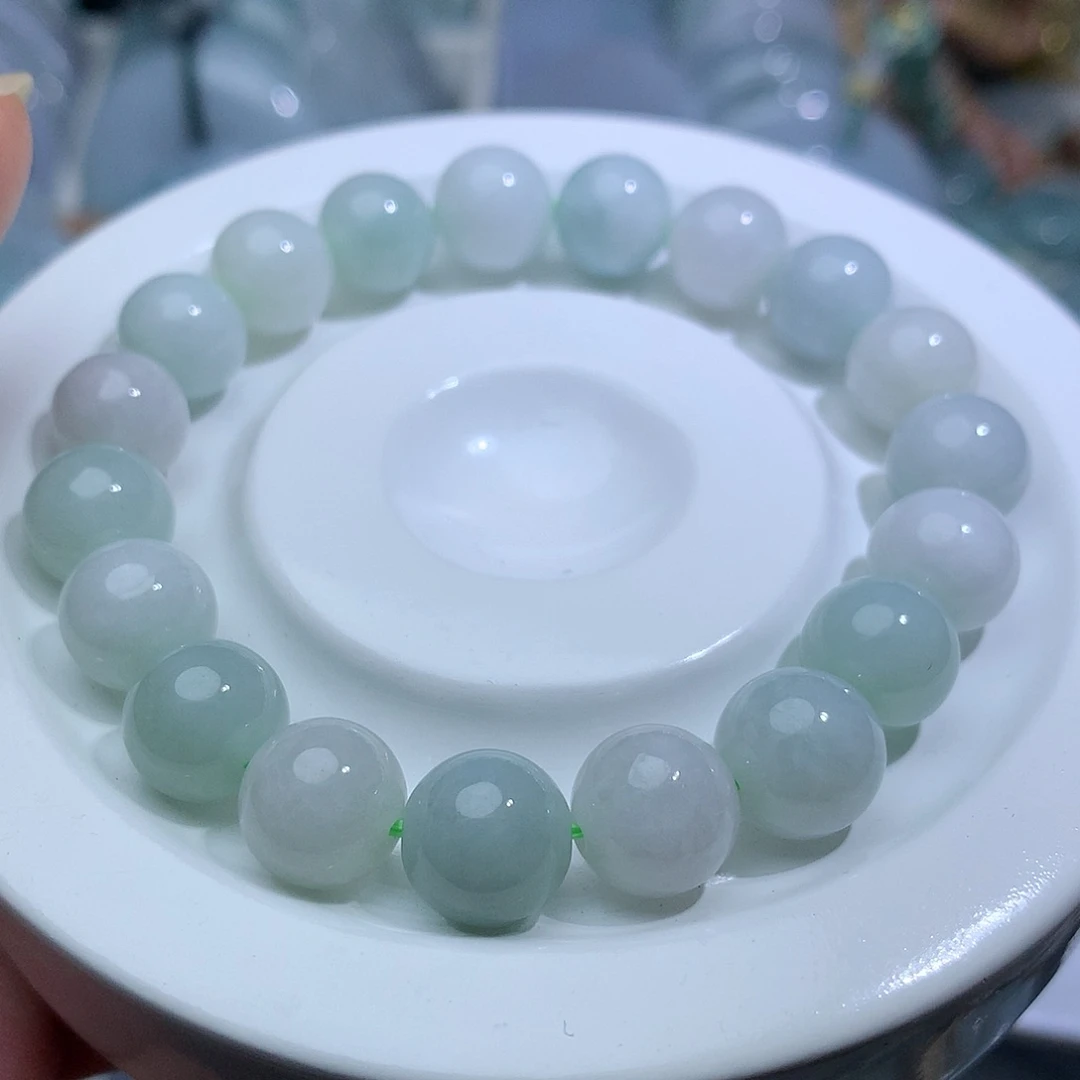 翡翠未镶嵌颈饰2429。