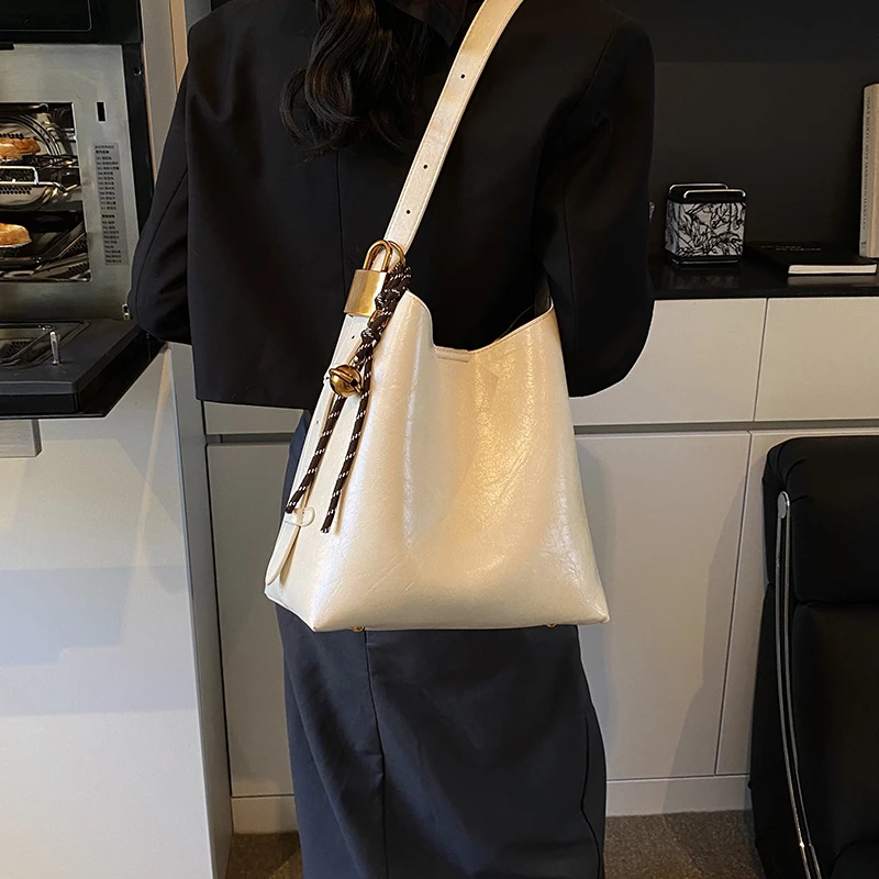 荔枝纹新款轻奢百搭高级感气质时尚斜挎女士包1211卡其