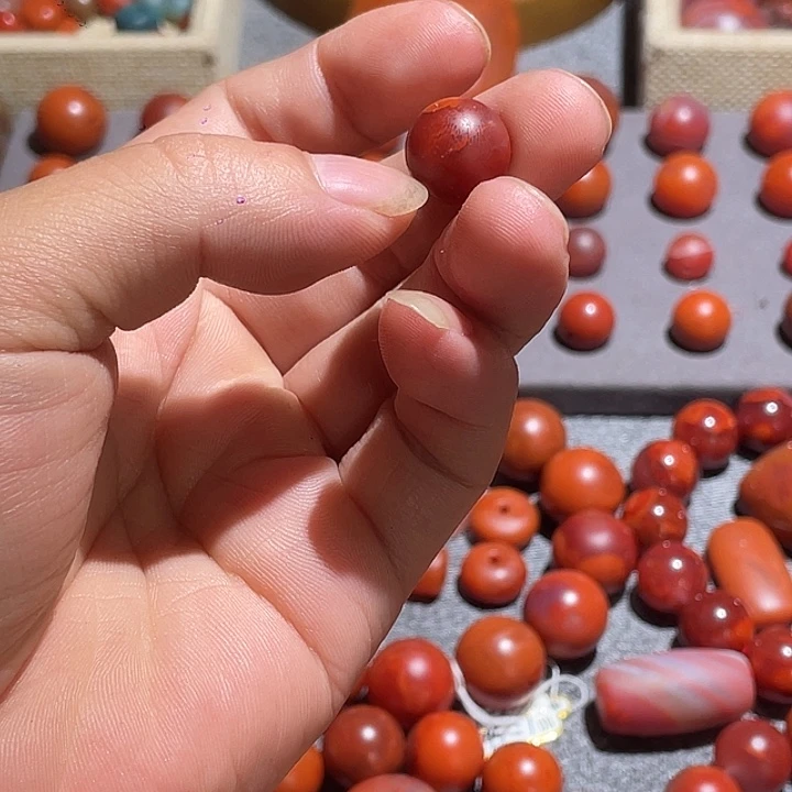 姜***s南红玛瑙未镶嵌珠宝半成品